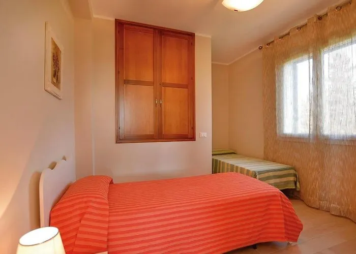 Teresa Tra Il Mare E La Campagna מנפי